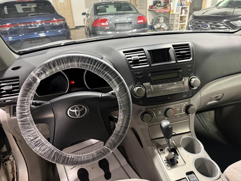 Toyota Highlander Base 4WD 2008