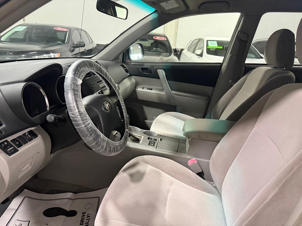 Toyota Highlander Base 4WD 2008
