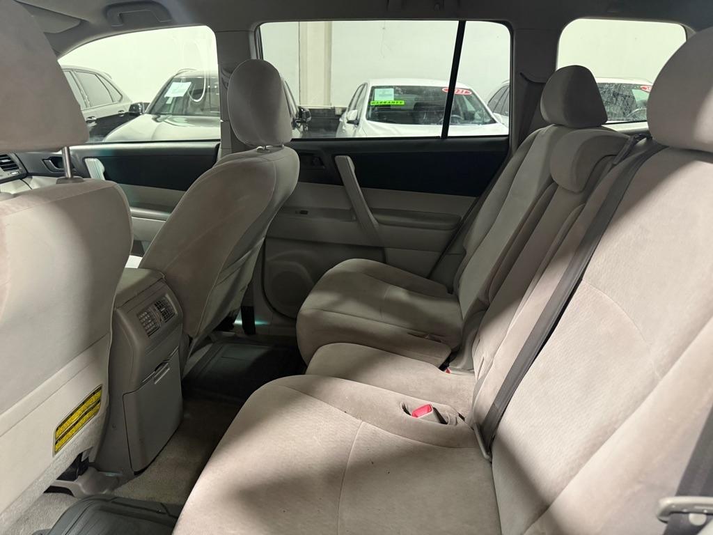 Toyota Highlander Base 4WD 2008