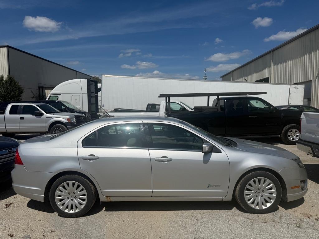Ford Fusion Hybrid Sedan 2011