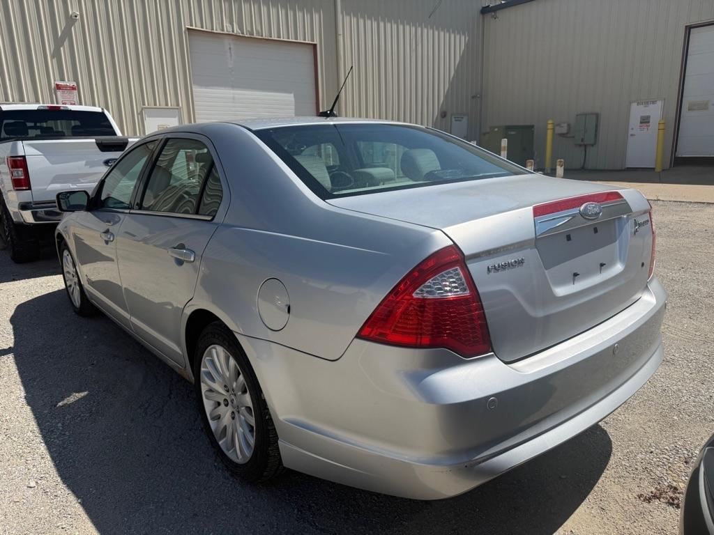 Ford Fusion Hybrid Sedan 2011
