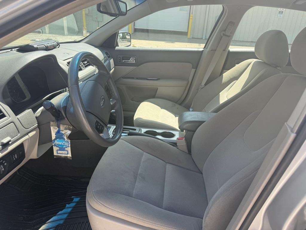 Ford Fusion Hybrid Sedan 2011
