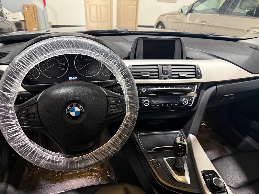 BMW 3-Series 320i xDrive Sedan 2016