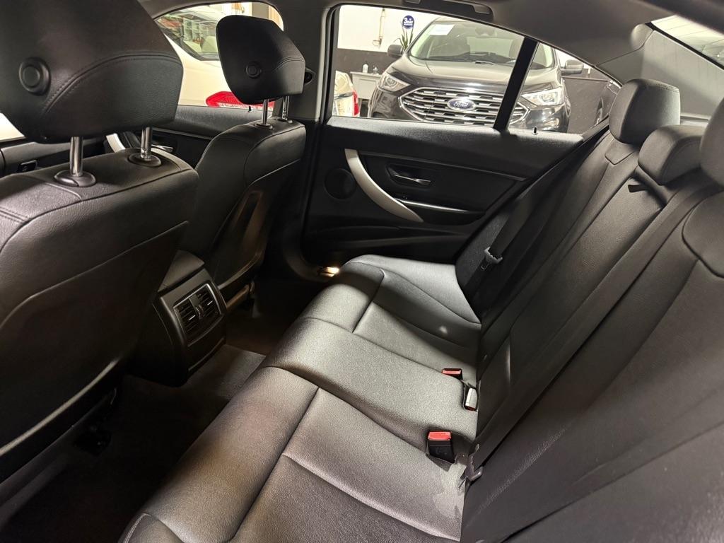 BMW 3-Series 320i xDrive Sedan 2016