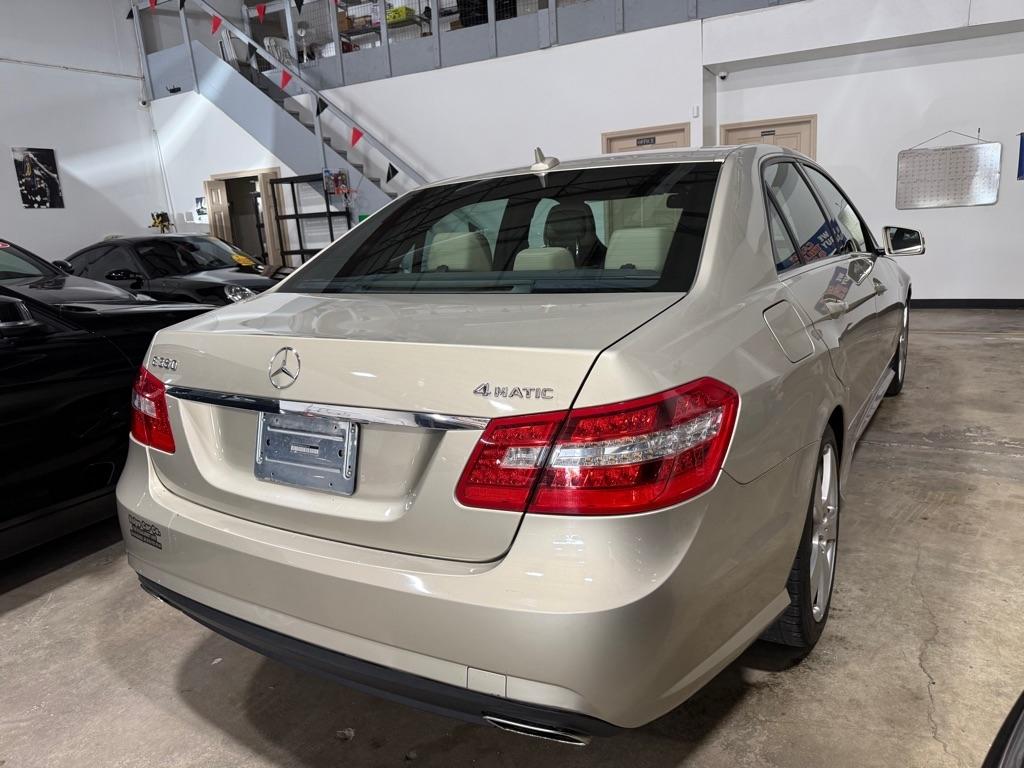 Mercedes-Benz E-Class E350 Sedan 4MATIC 2011