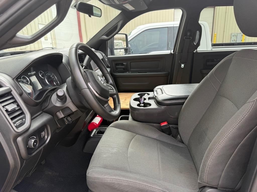 RAM 3500 Tradesman Crew Cab 4WD DRW 2024
