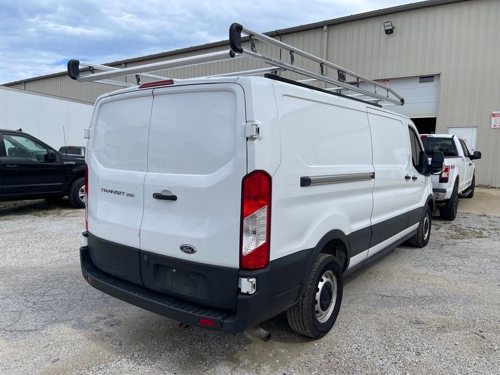 Ford Transit 250 Van Low Roof w/Sliding Pass. 130-in. WB 2021