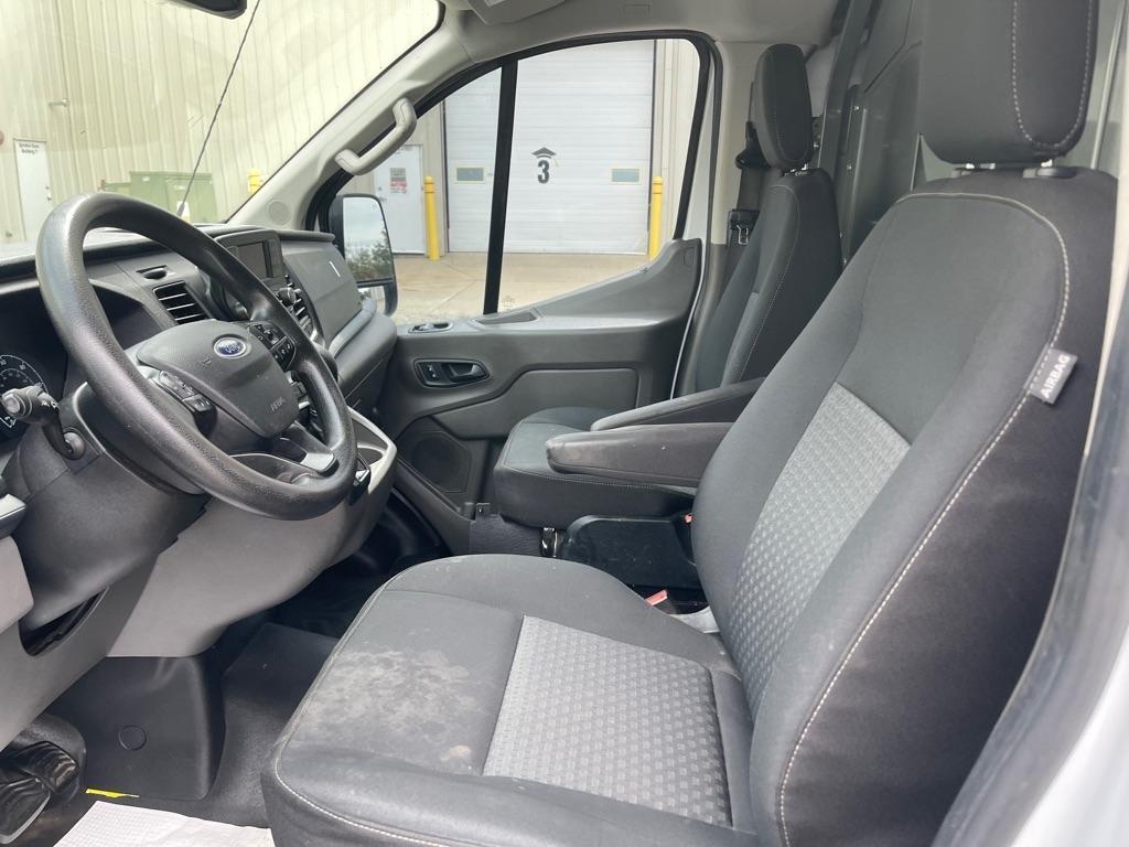 Ford Transit 250 Van Low Roof w/Sliding Pass. 130-in. WB 2021