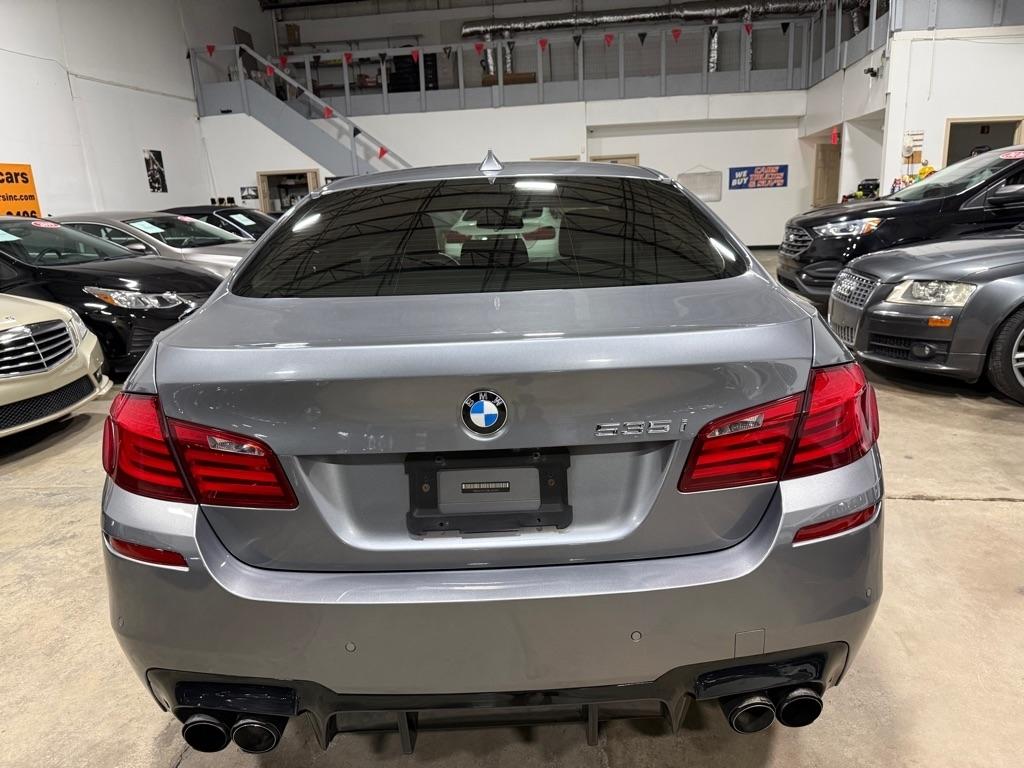 BMW 5-Series 535xi 2011