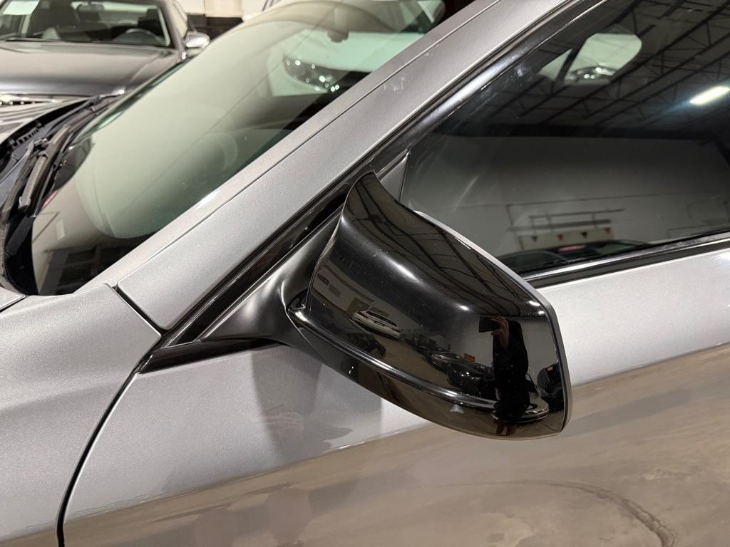 BMW 5-Series 535xi 2011
