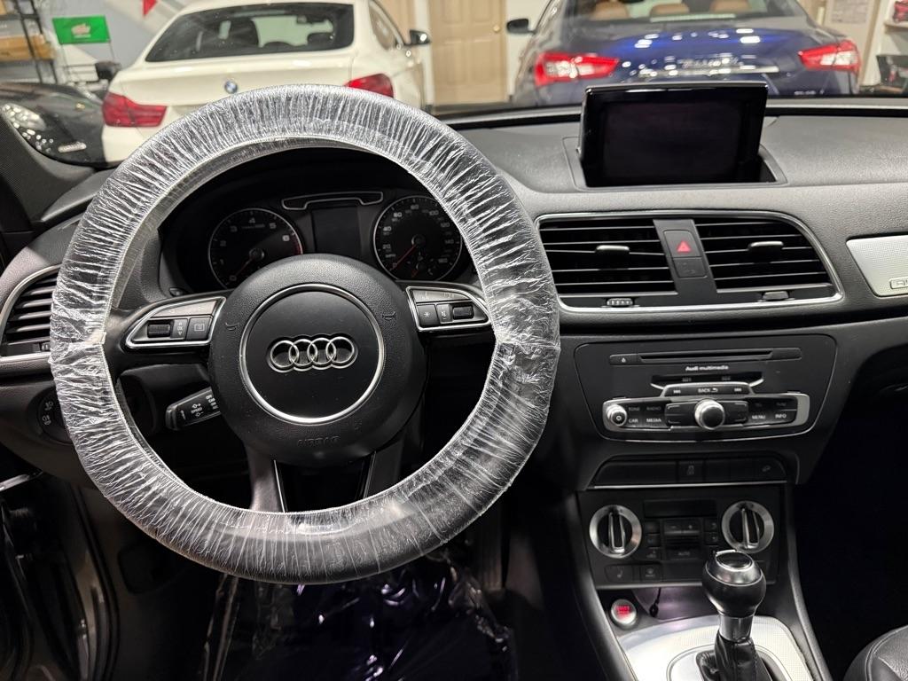 Audi Q3 2.0T quattro Premium Plus 2015
