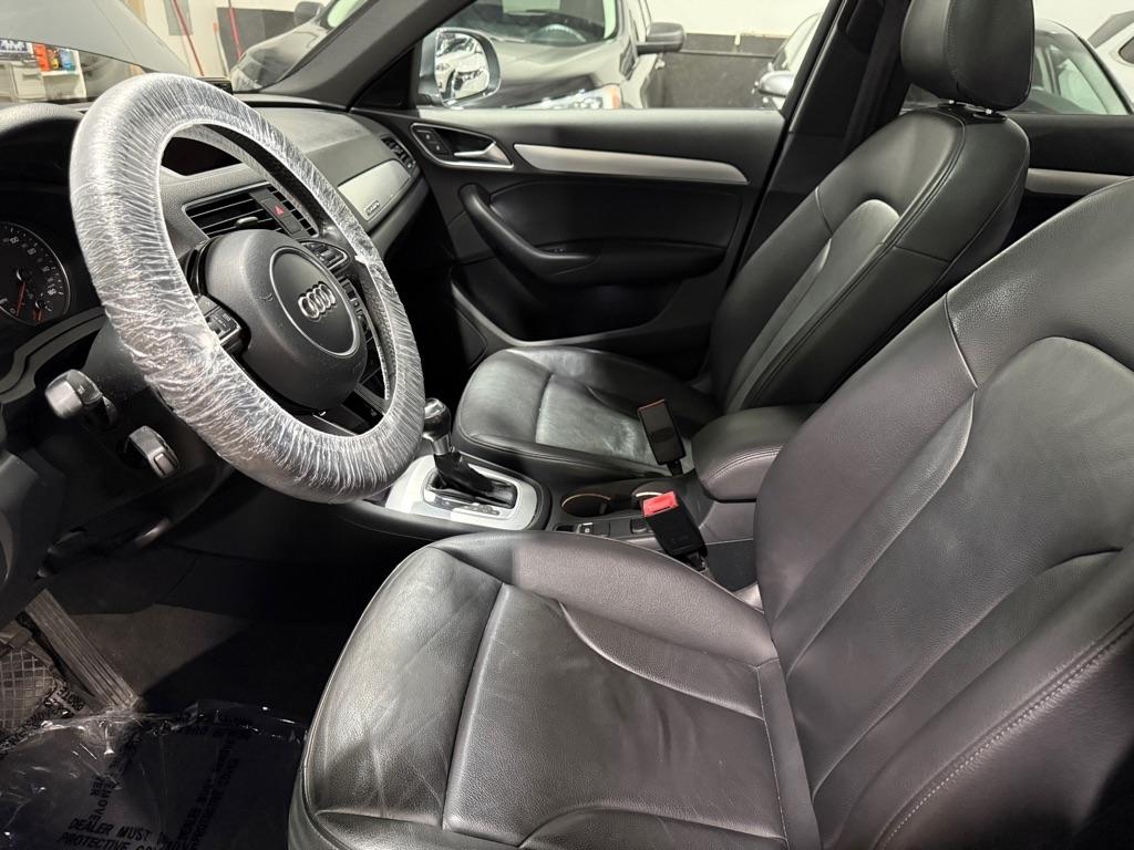 Audi Q3 2.0T quattro Premium Plus 2015