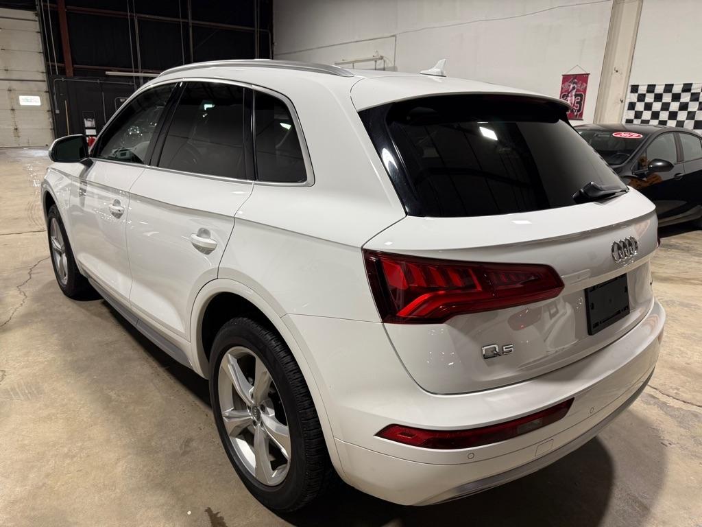Audi Q5 2.0T Premium quattro 2020