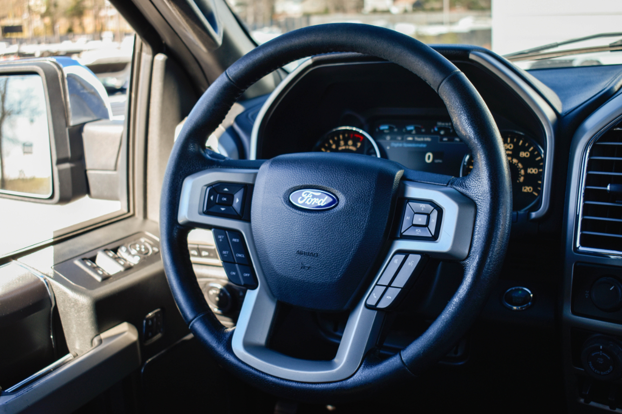 Ford F-150 4WD SuperCrew 157" Lariat 2016