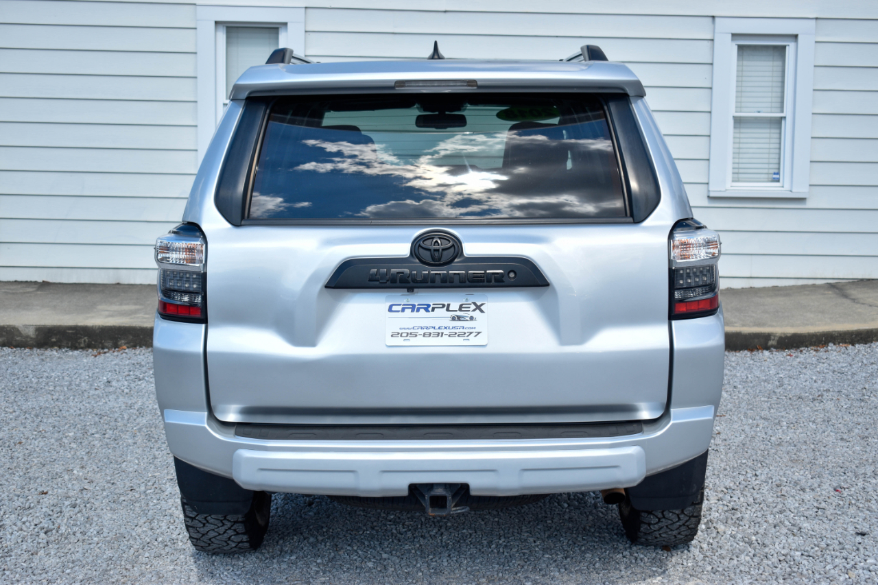 2018 Toyota 4Runner TRD V6 photo 3