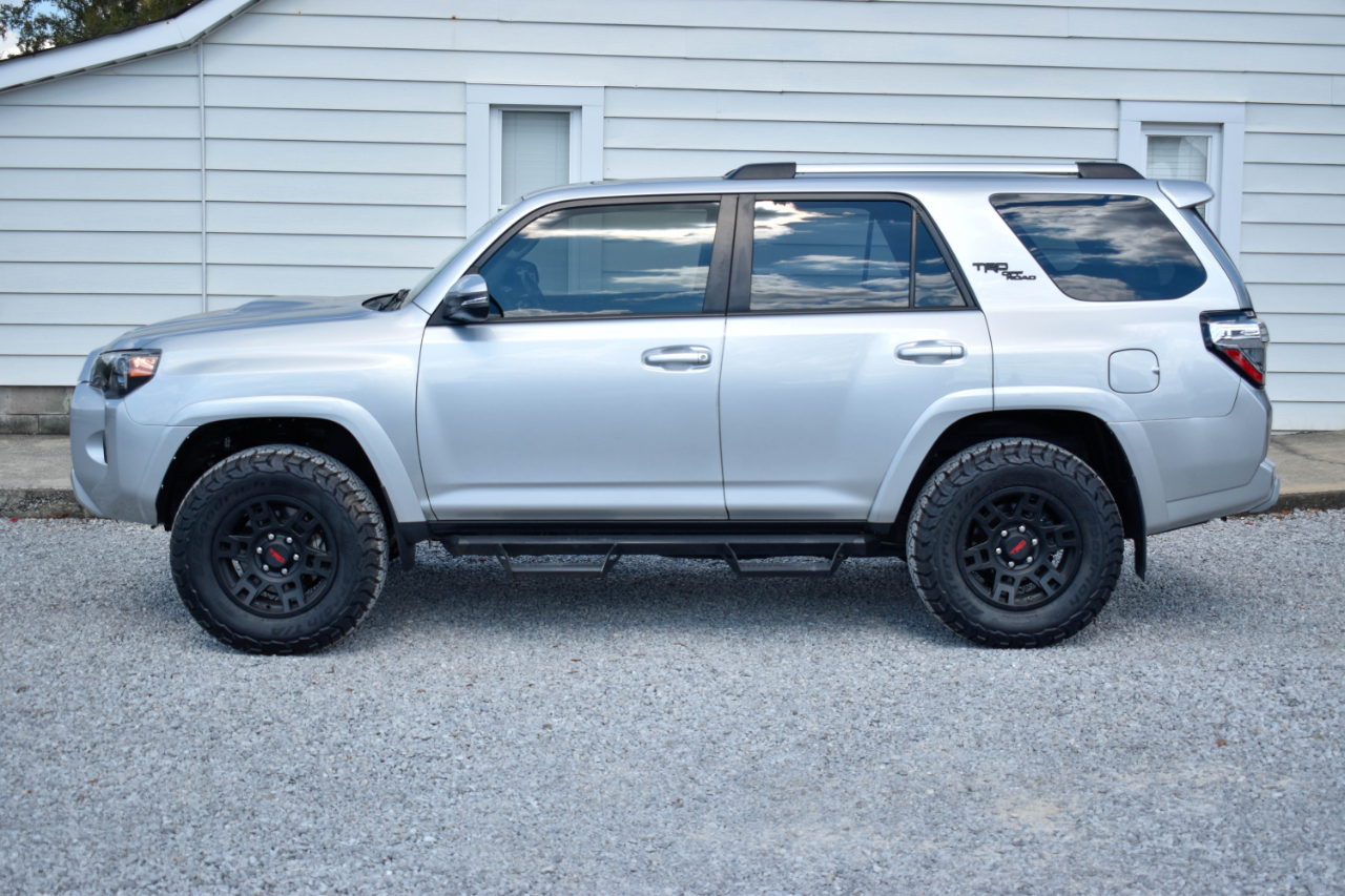 2018 Toyota 4Runner TRD V6 photo 4