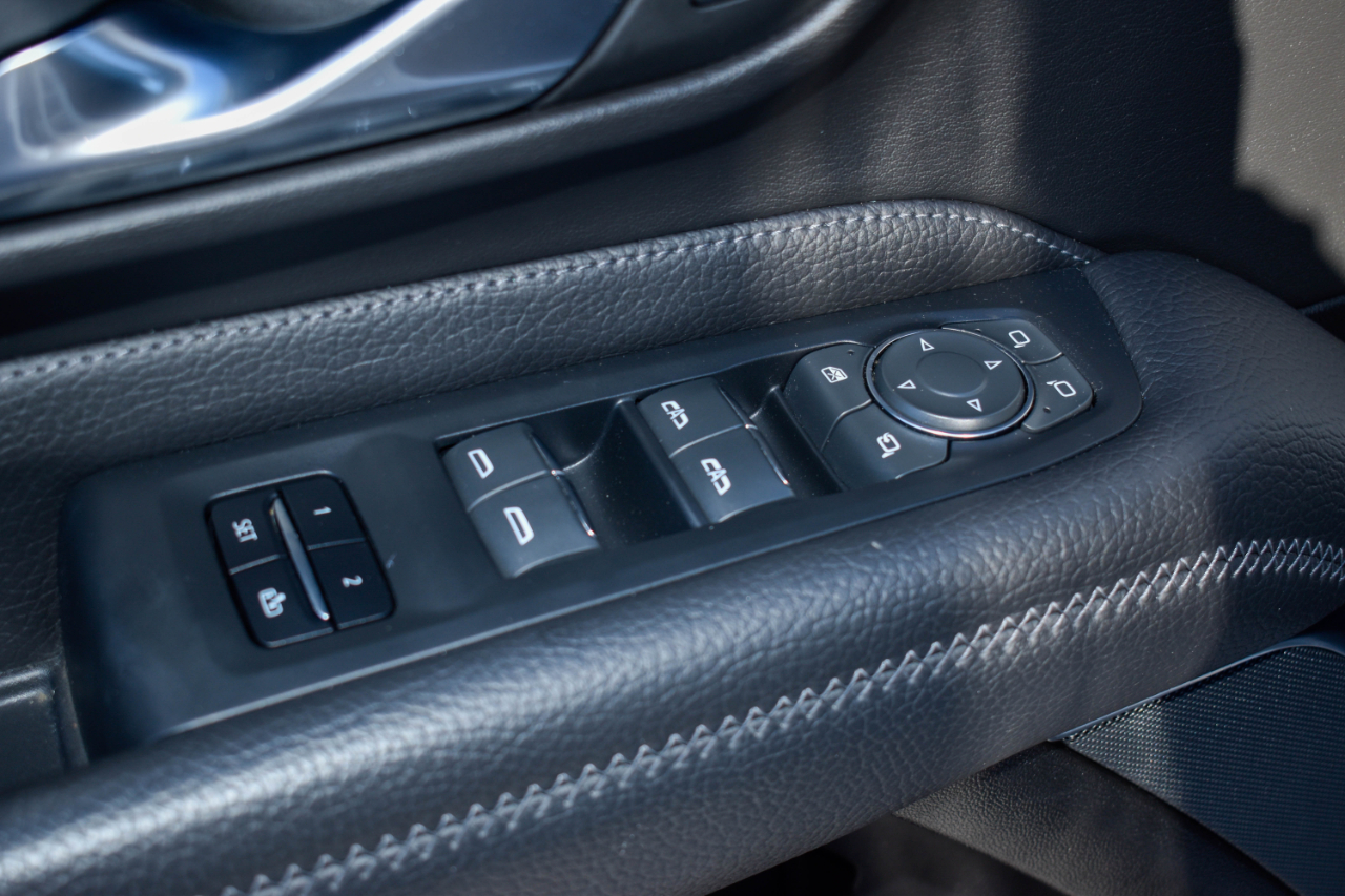 GMC Yukon XL Denali 4WD 2021