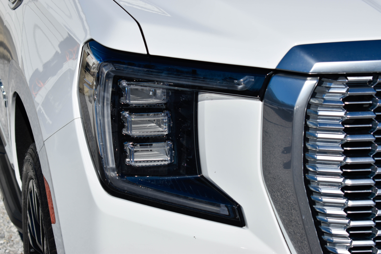 GMC Yukon XL Denali 4WD 2021