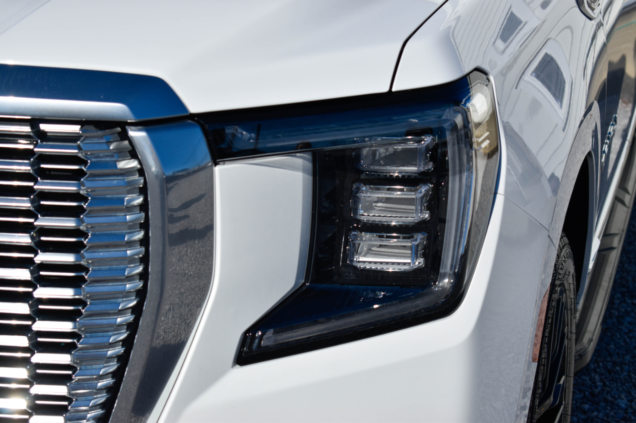 GMC Yukon XL Denali 4WD 2021