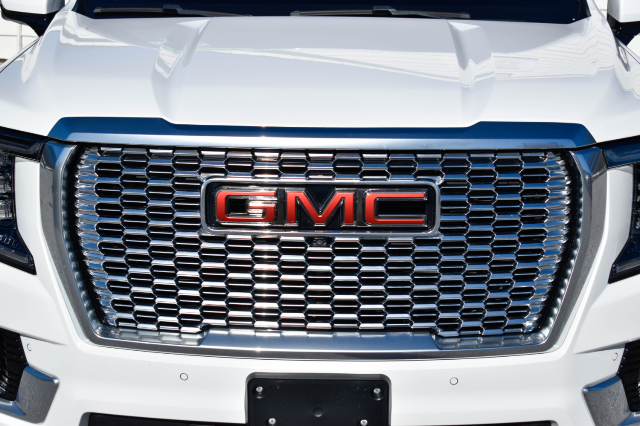 GMC Yukon XL Denali 4WD 2021