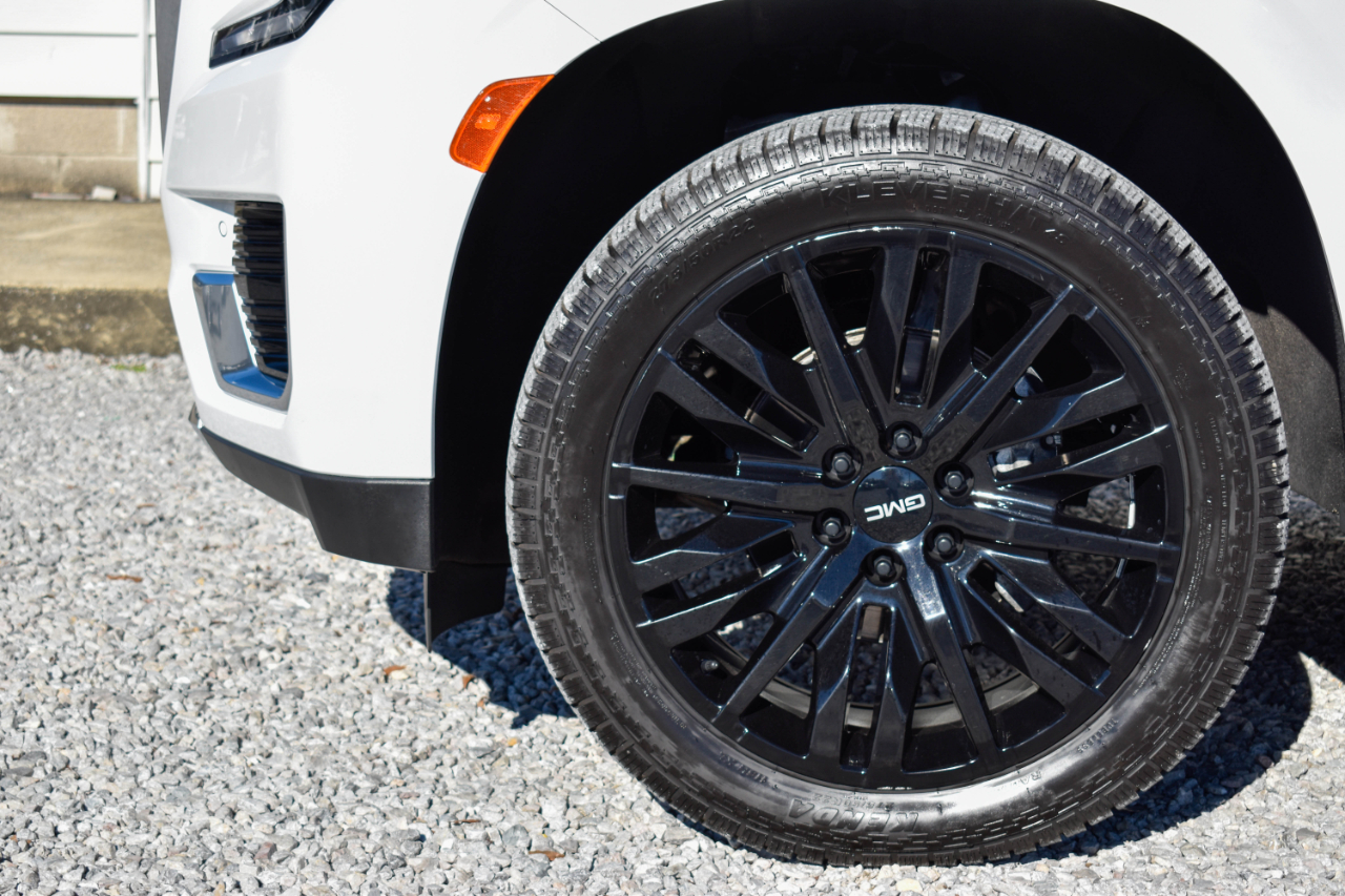 GMC Yukon XL Denali 4WD 2021