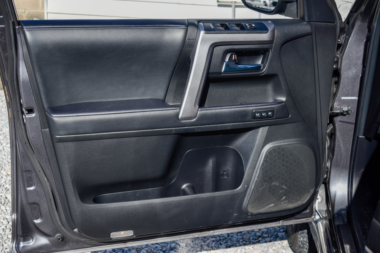 Toyota 4Runner Limited 2WD 2021