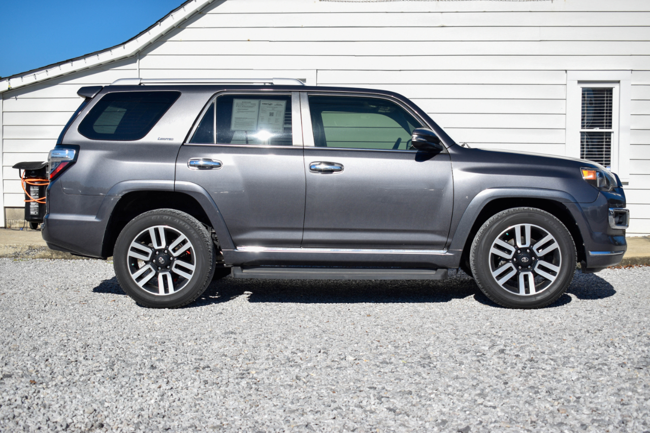 Toyota 4Runner Limited 2WD 2021