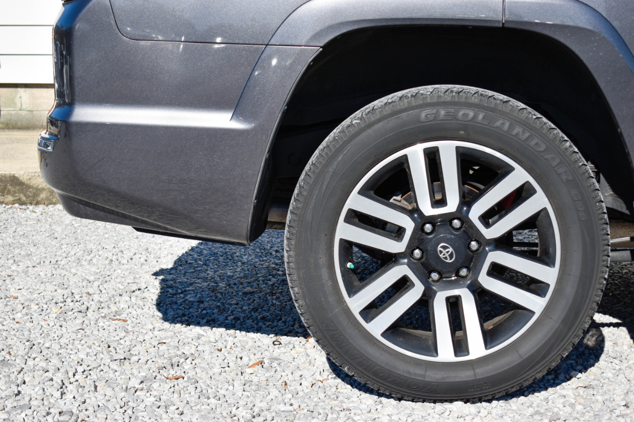 Toyota 4Runner Limited 2WD 2021