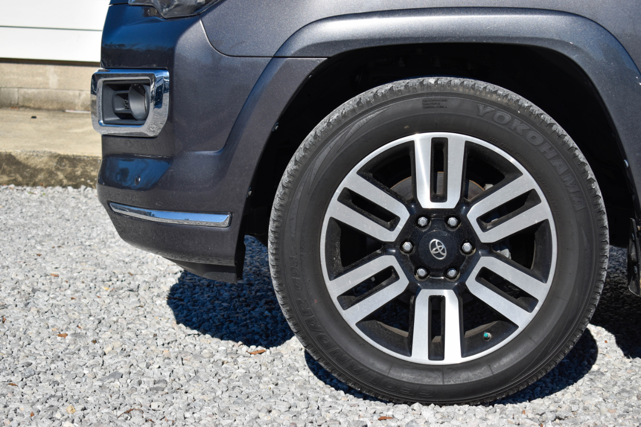 Toyota 4Runner Limited 2WD 2021