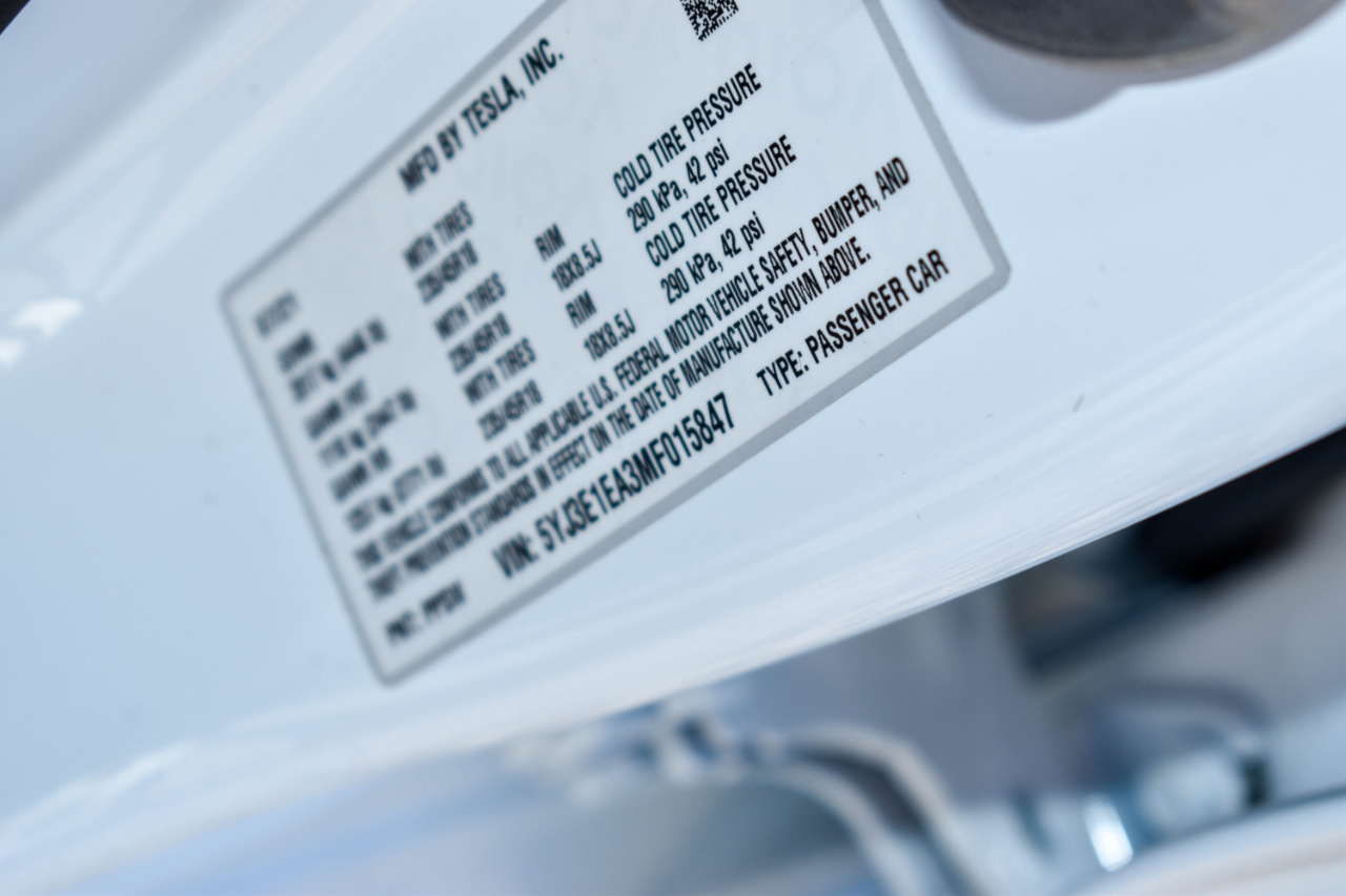 Tesla Model 3 Standard Range Plus 2021