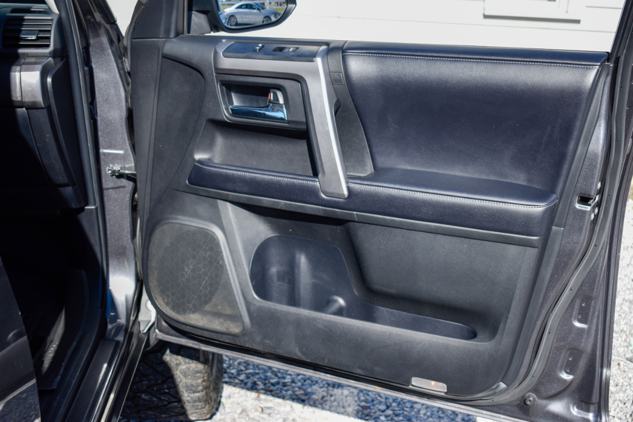 Toyota 4Runner SR5 4WD 2018