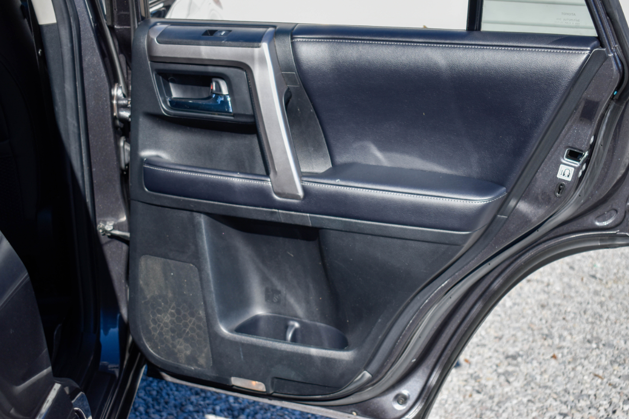 Toyota 4Runner SR5 4WD 2018