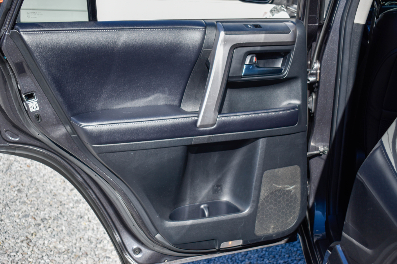 Toyota 4Runner SR5 4WD 2018