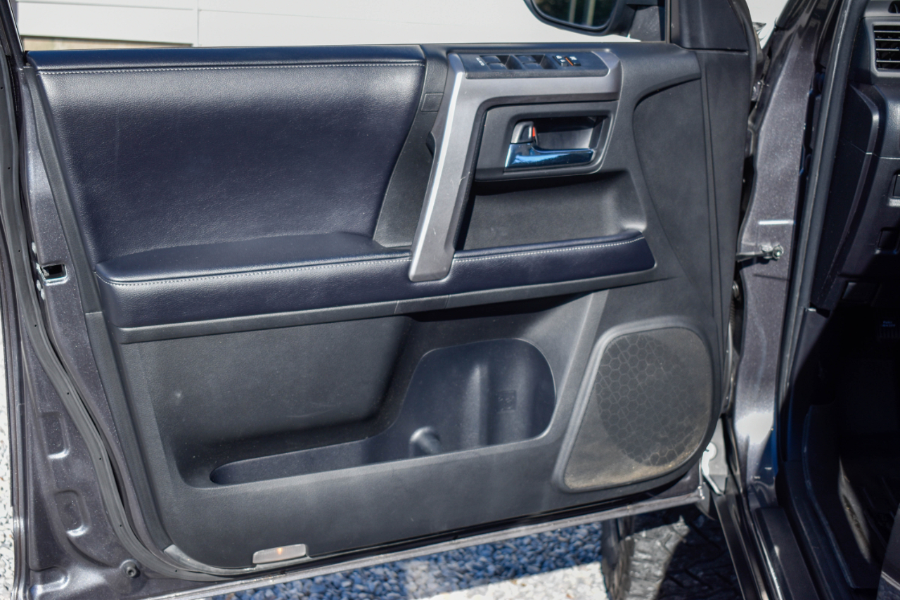 Toyota 4Runner SR5 4WD 2018