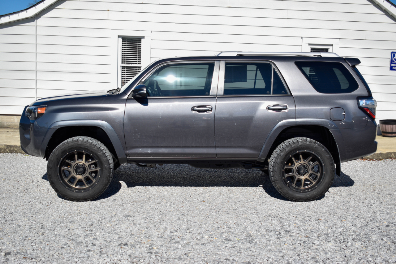 Toyota 4Runner SR5 4WD 2018