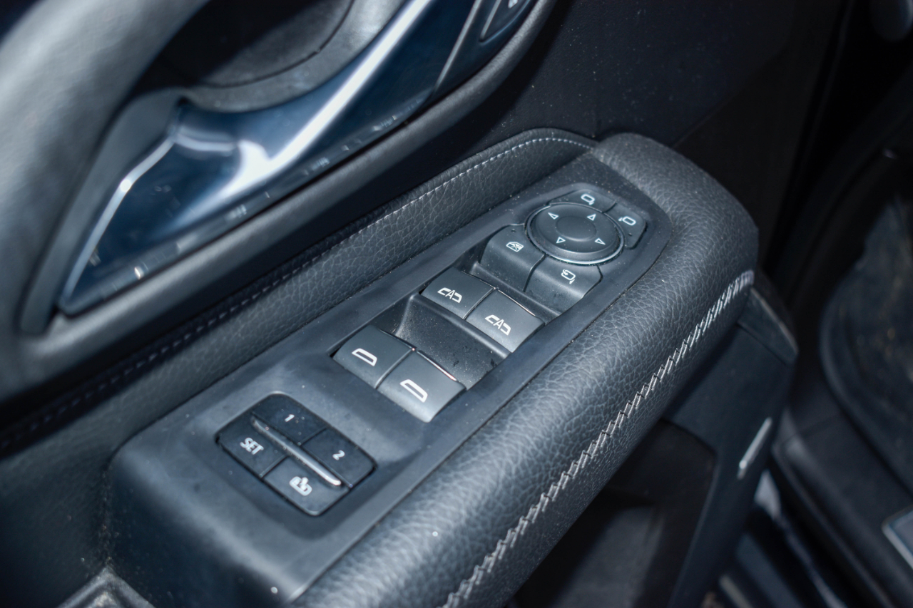 GMC Yukon Denali 4WD 2021