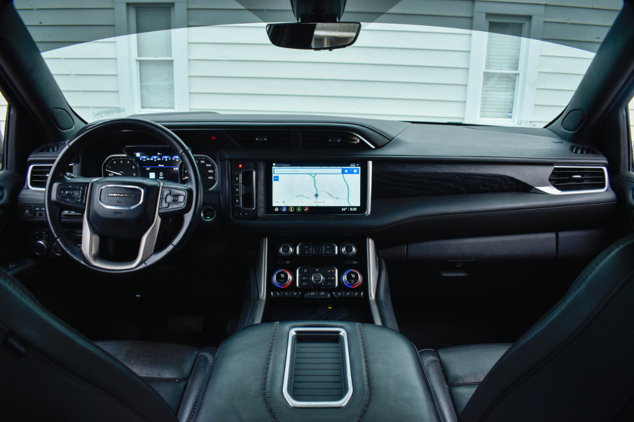 GMC Yukon Denali 4WD 2021