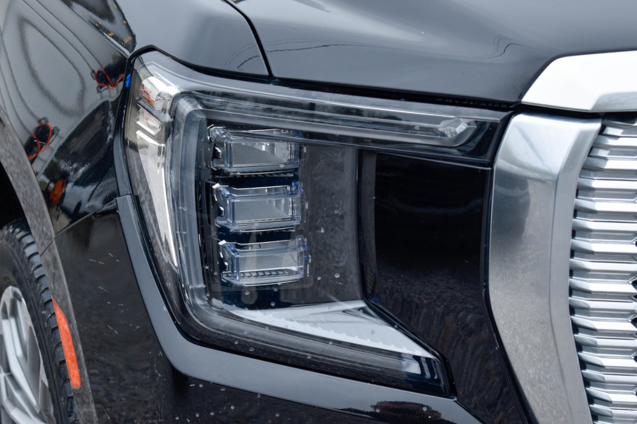 GMC Yukon Denali 4WD 2021