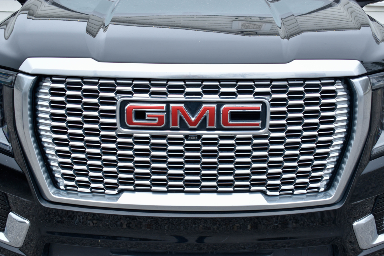 GMC Yukon Denali 4WD 2021