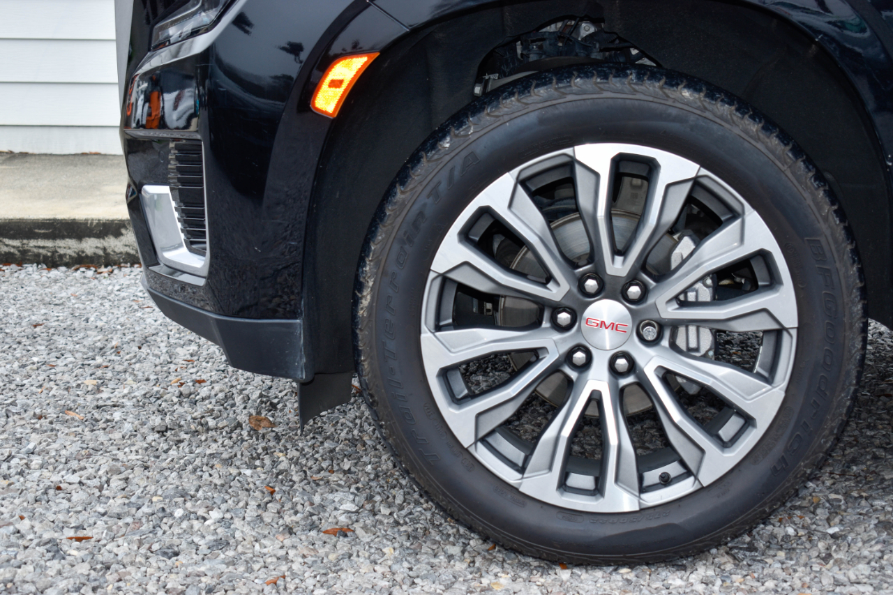 GMC Yukon Denali 4WD 2021