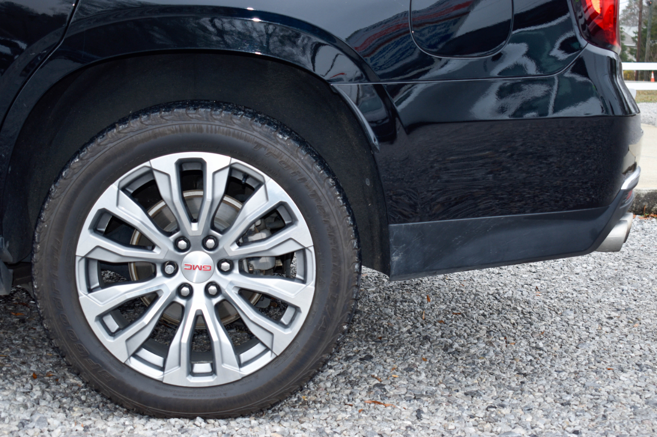 GMC Yukon Denali 4WD 2021