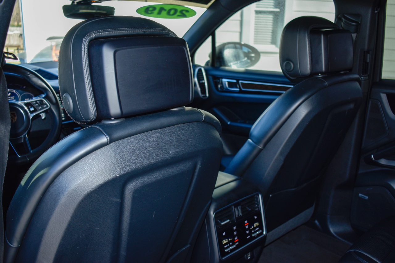 Porsche Cayenne Base 2019