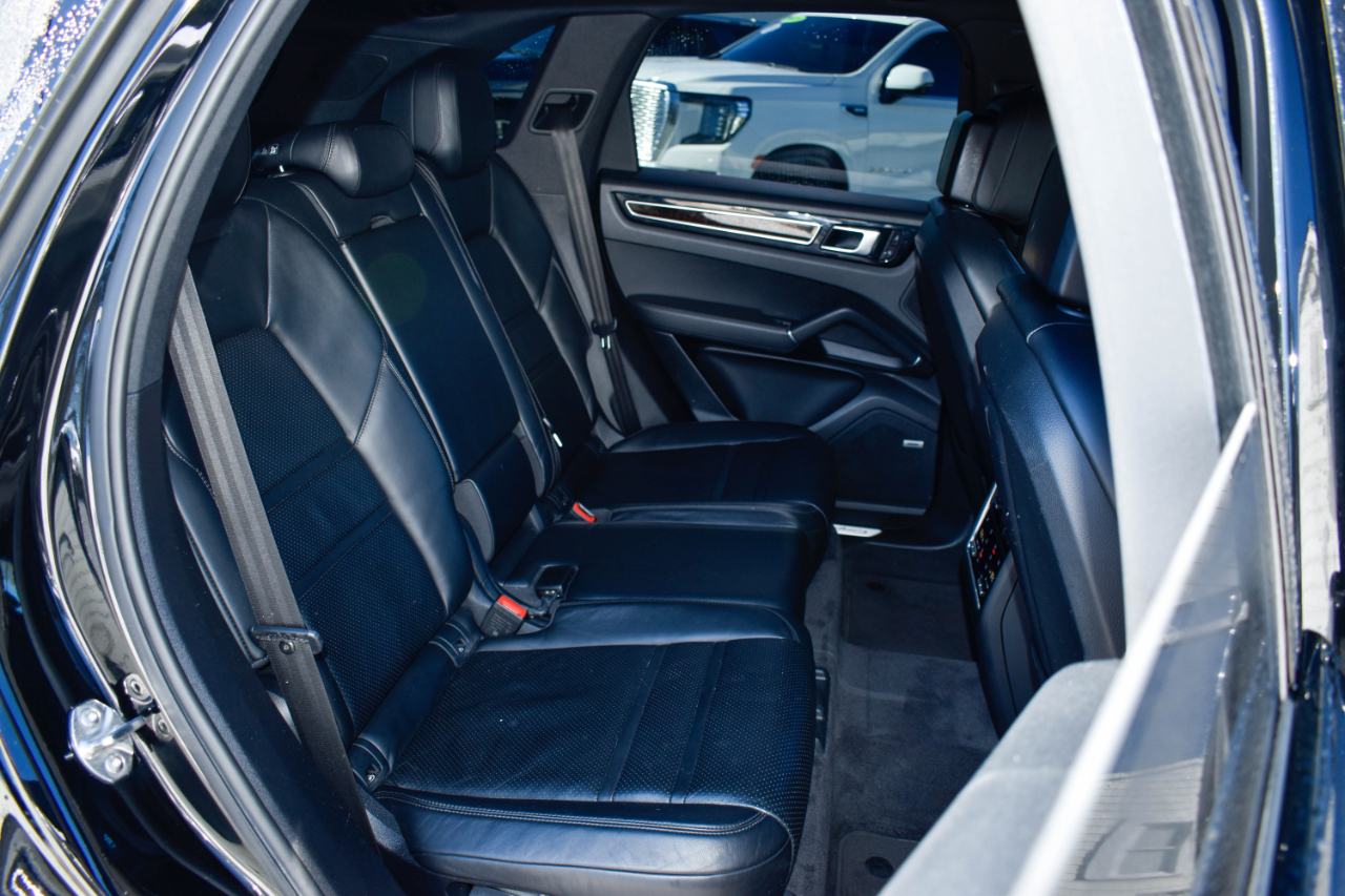 Porsche Cayenne Base 2019