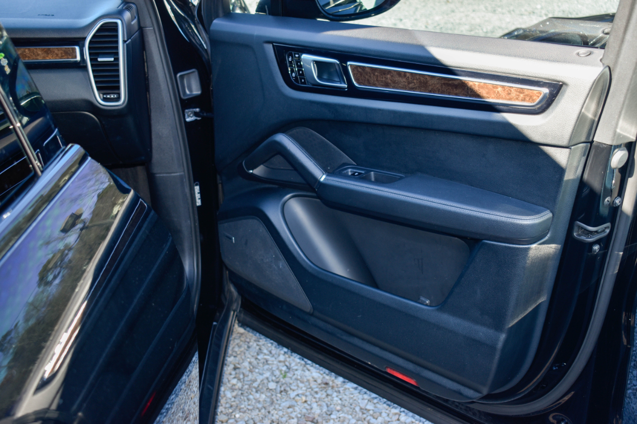 Porsche Cayenne Base 2019