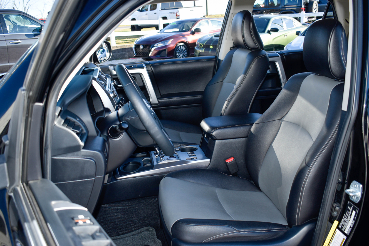 Toyota 4Runner SR5 2WD 2016