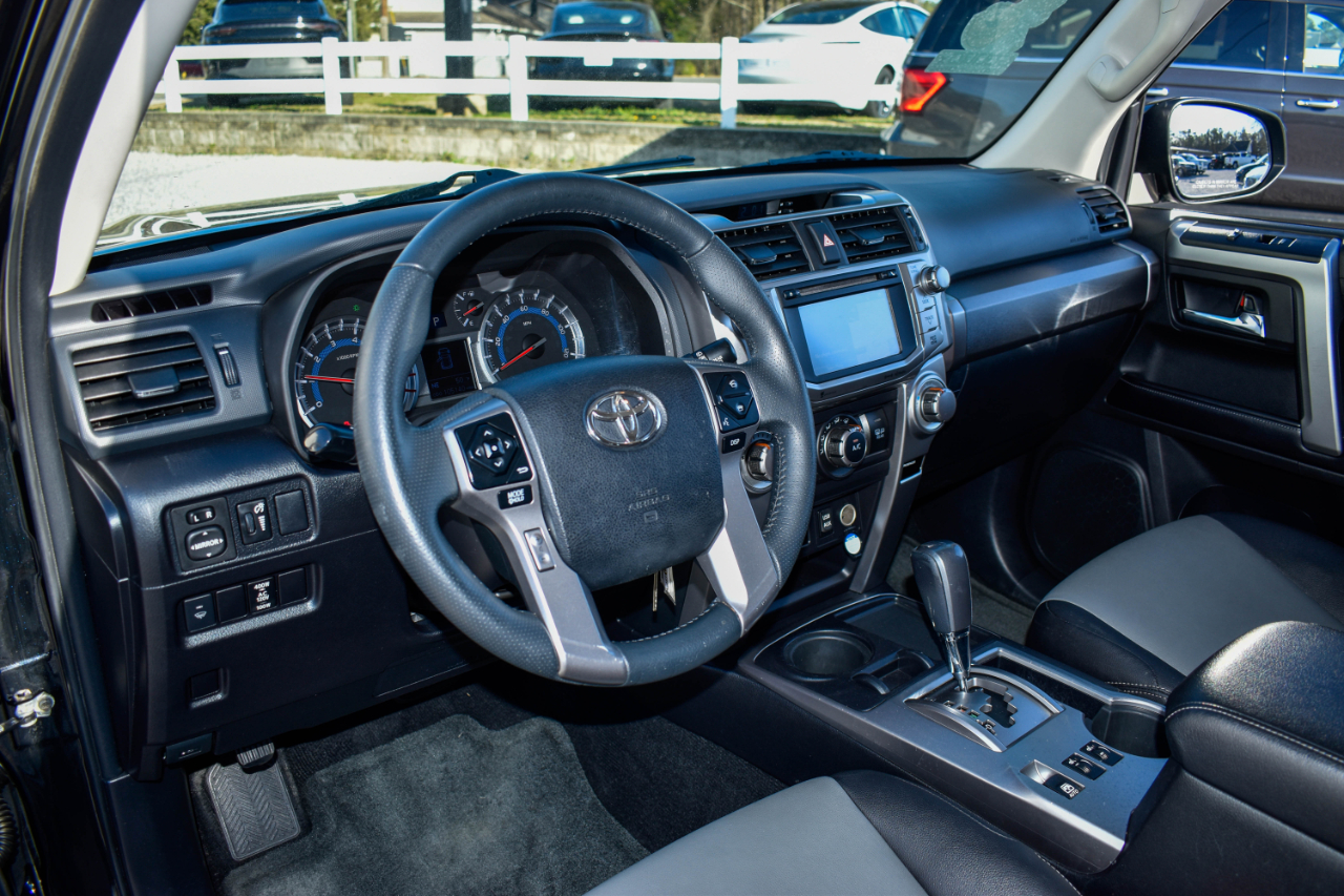 Toyota 4Runner SR5 2WD 2016