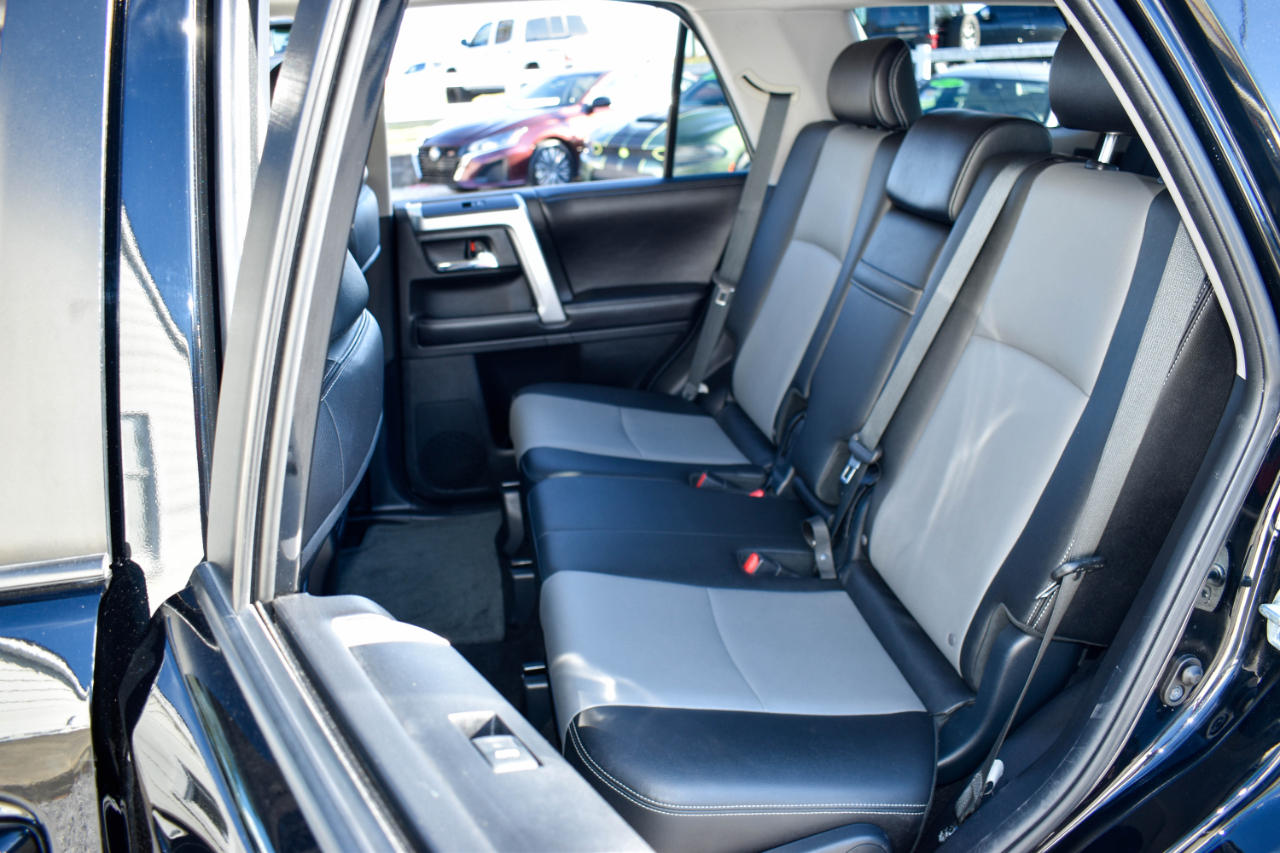 Toyota 4Runner SR5 2WD 2016