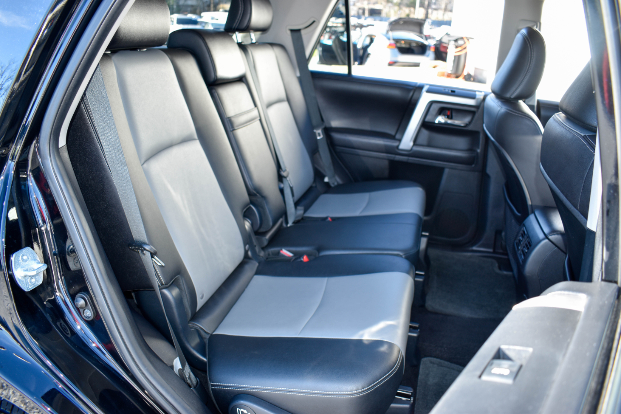 Toyota 4Runner SR5 2WD 2016