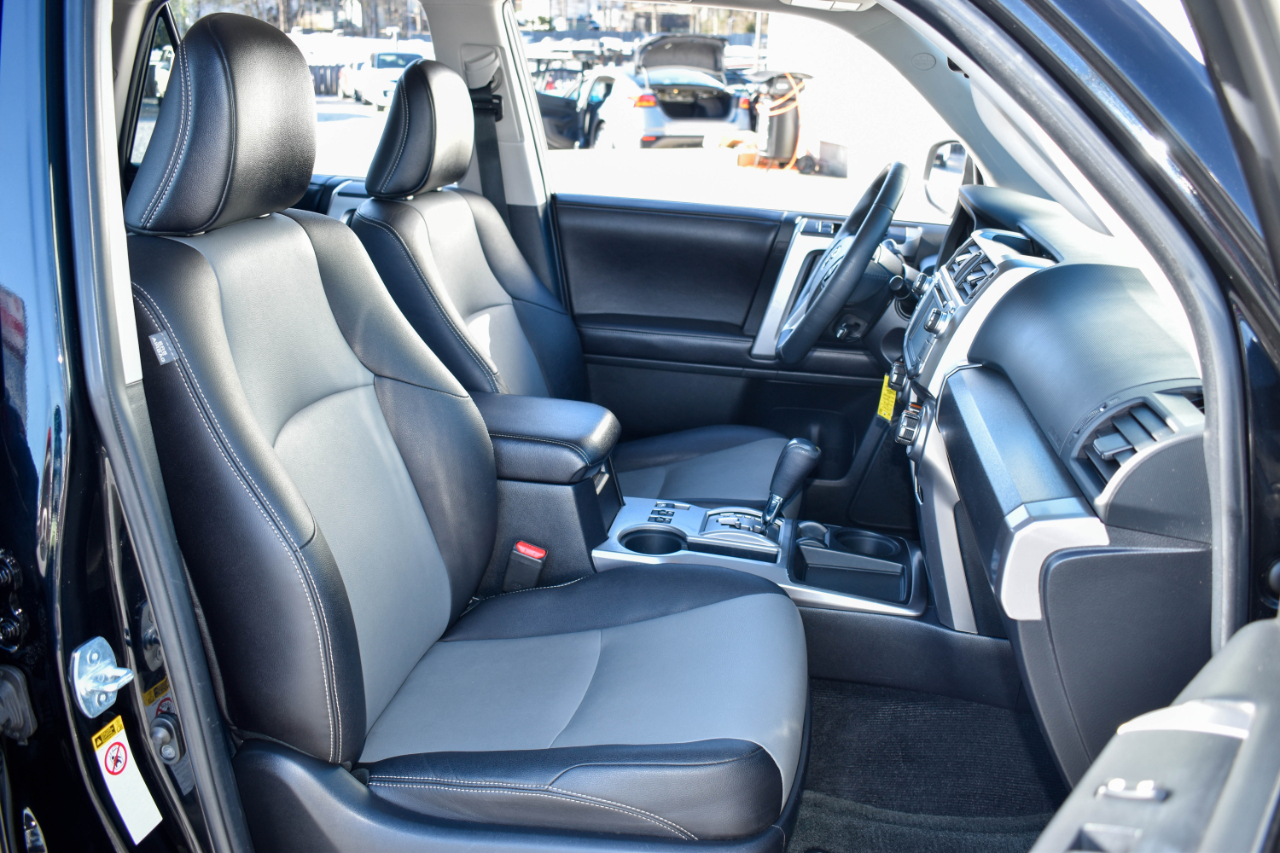 Toyota 4Runner SR5 2WD 2016