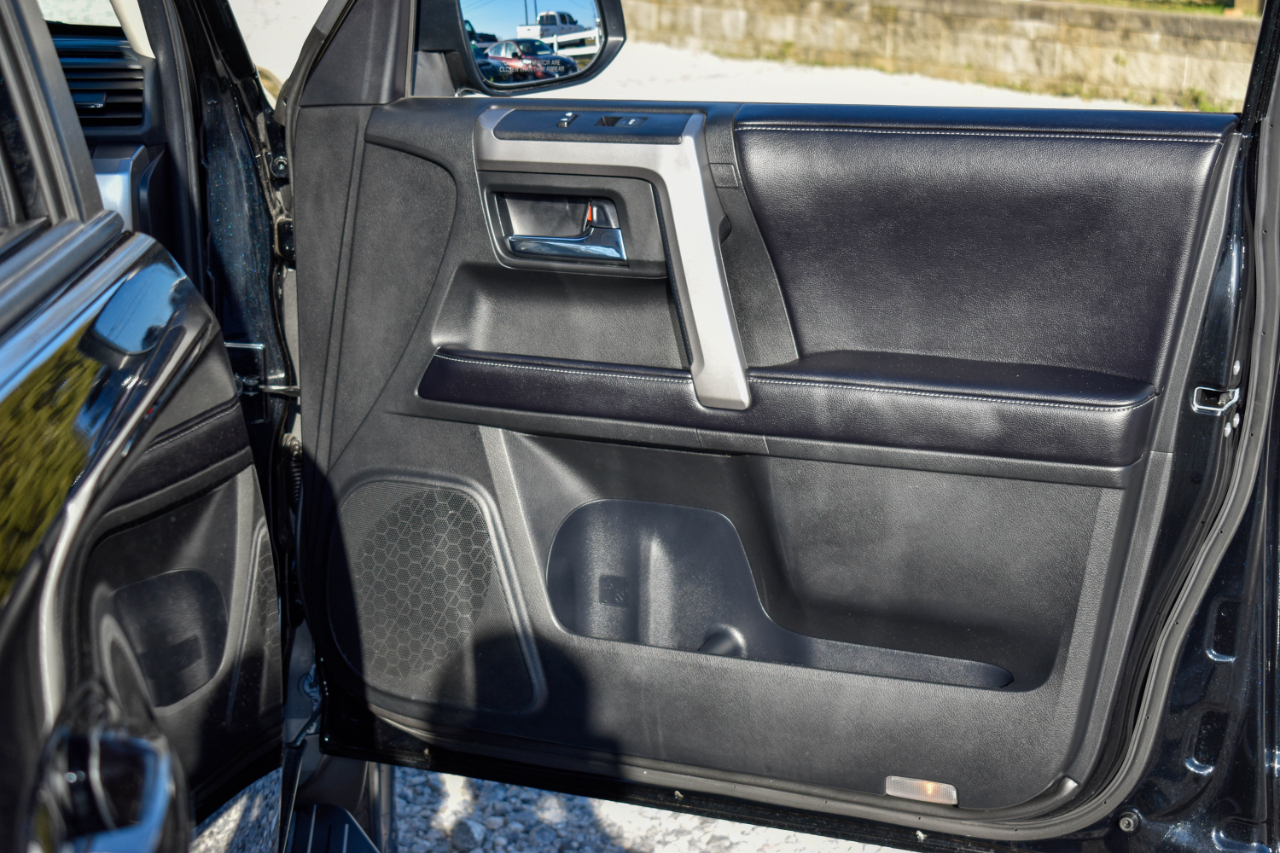 Toyota 4Runner SR5 2WD 2016